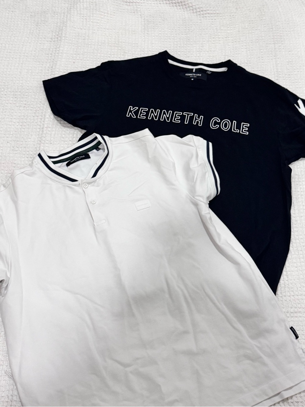Kenneth Cole white & Black Graphic Tee -large